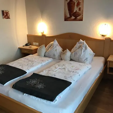 Pension-Greimelbacherhof Guest house